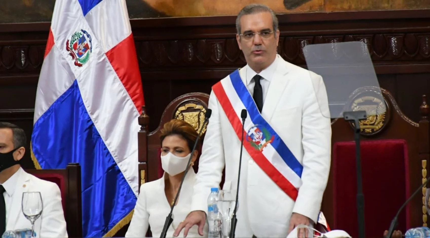 El presidente Luis Abinader ha mantenido hasta el momento una postura contraria a una segunda reelección.  ARCHIVO