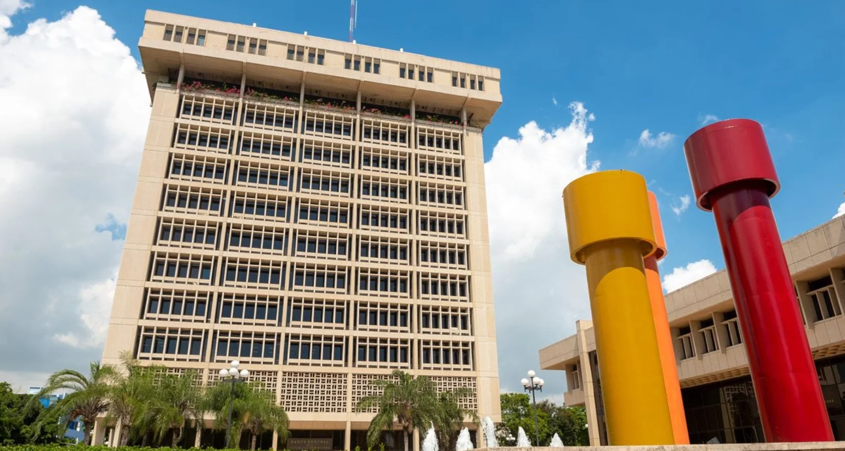 La institución monetaria resalta el desempeño logrado en la economía dominican durante este año.  Archivo