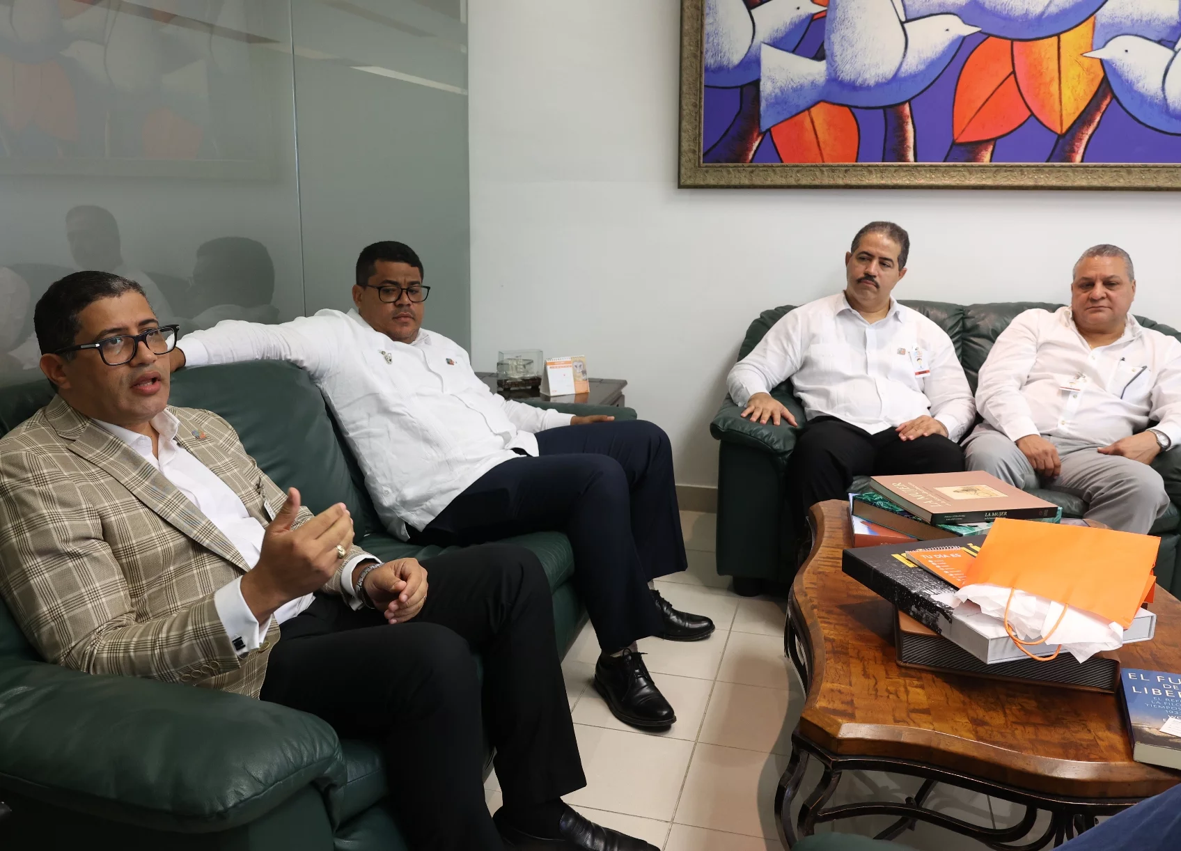 Directivos del Consejo de Empresarios en visita a EL DÍA.