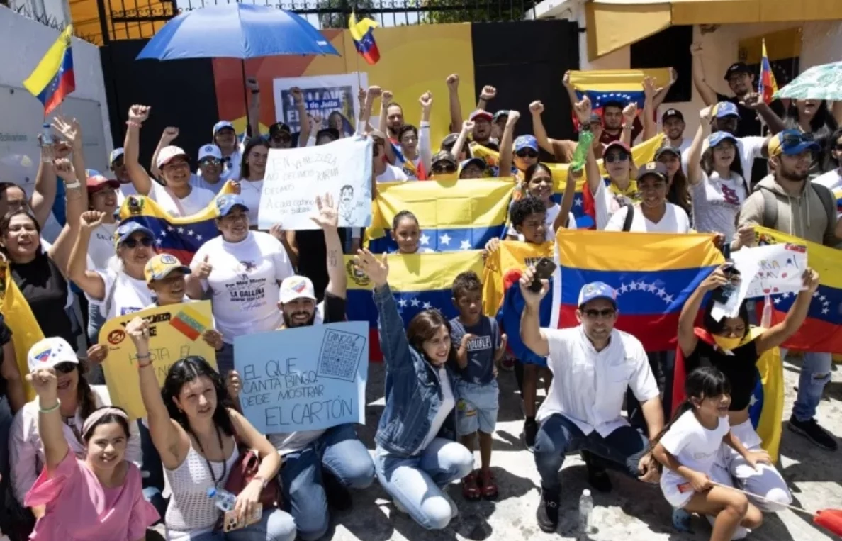 La Embajada de Venezuela en el país  ha sido escenario de protestas contra su  gobierno.