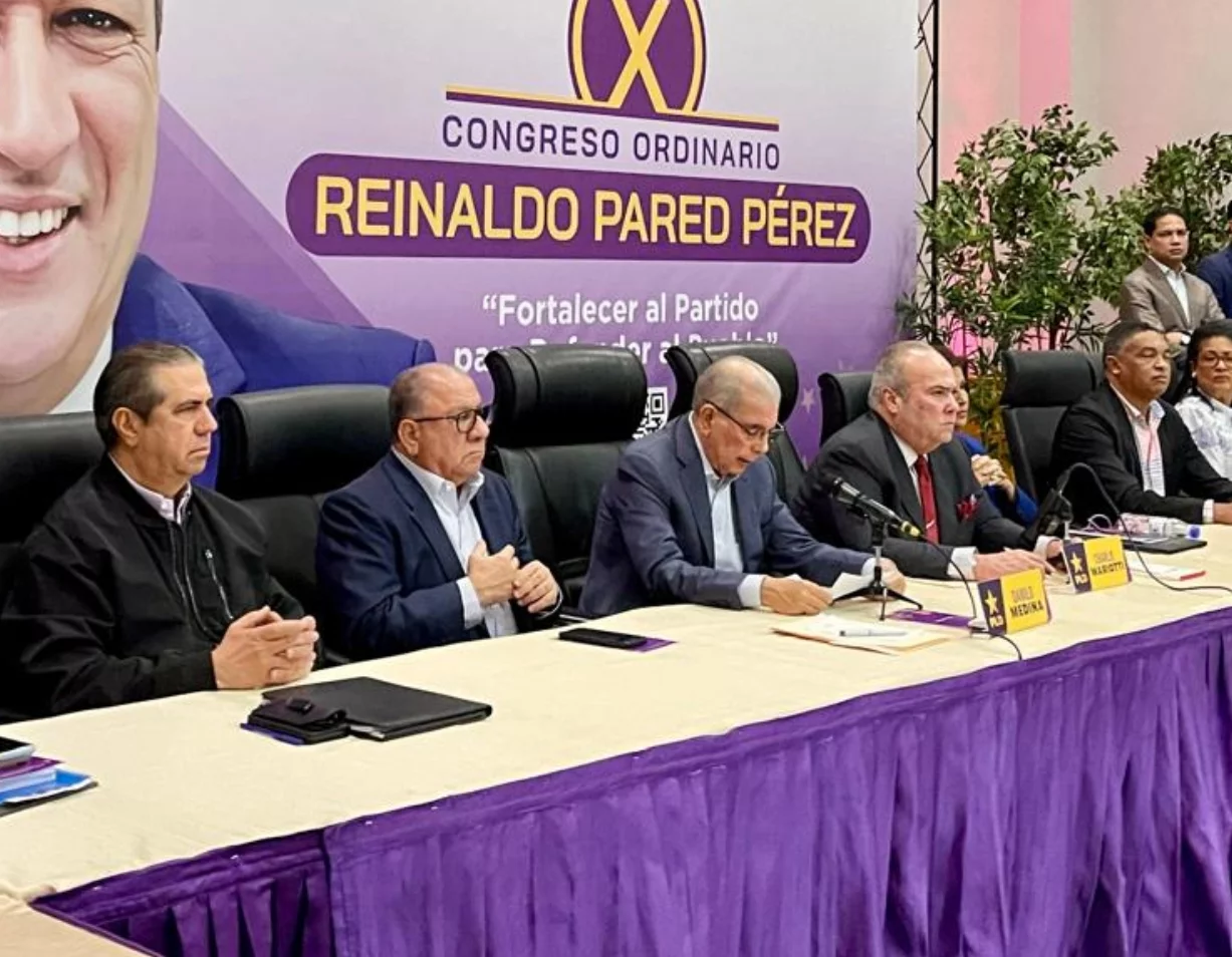Danilo Medina lidera a los del PLD en su rechazo a los planes de reforma constitucional.