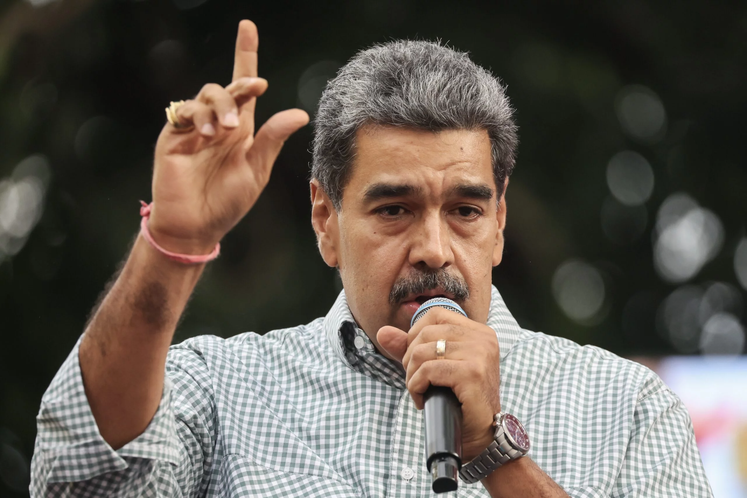 Maduro pide al mundo "respetar" su reelección, un mes después del controvertido resultado