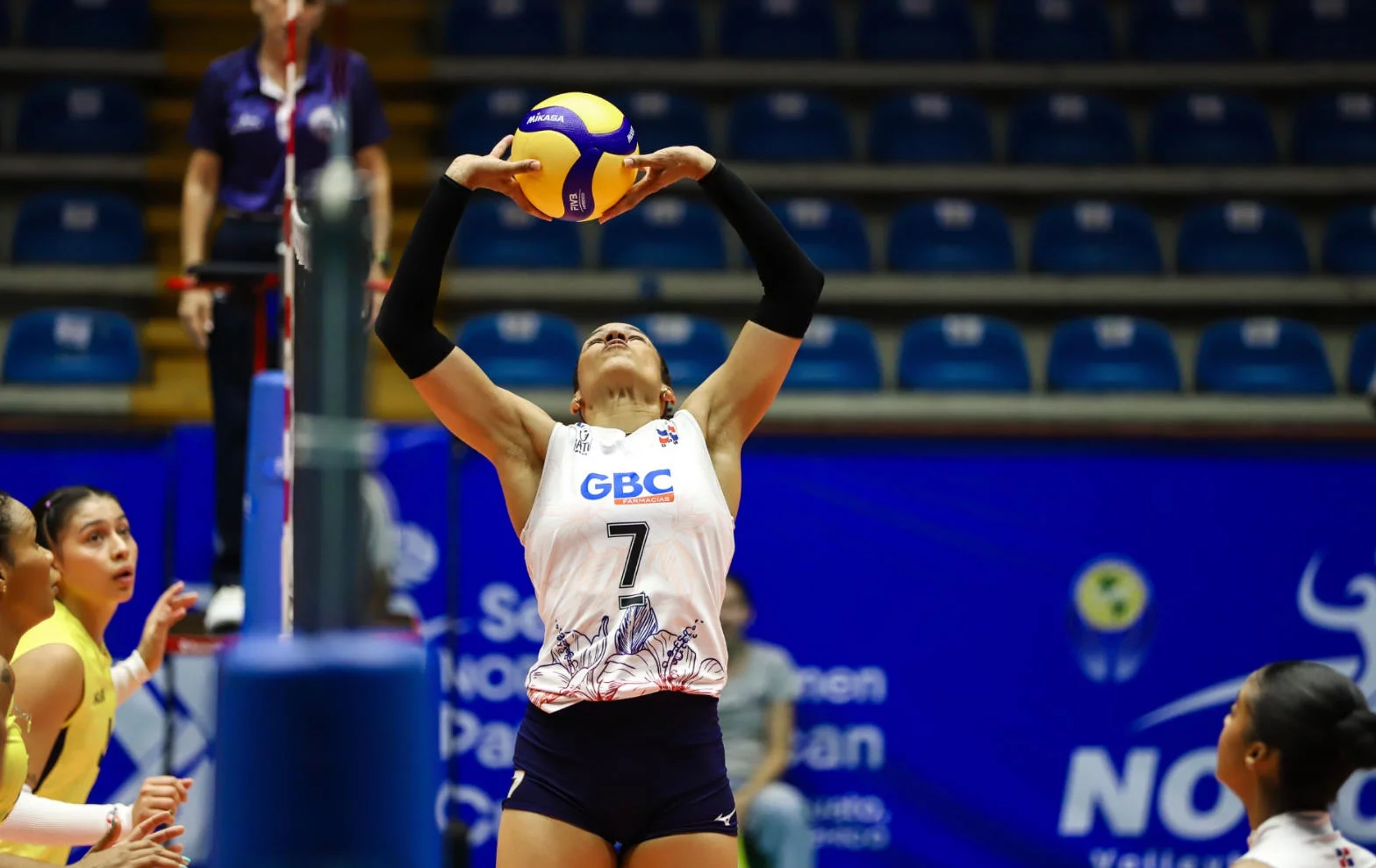 Niverka coloca ante Colombia