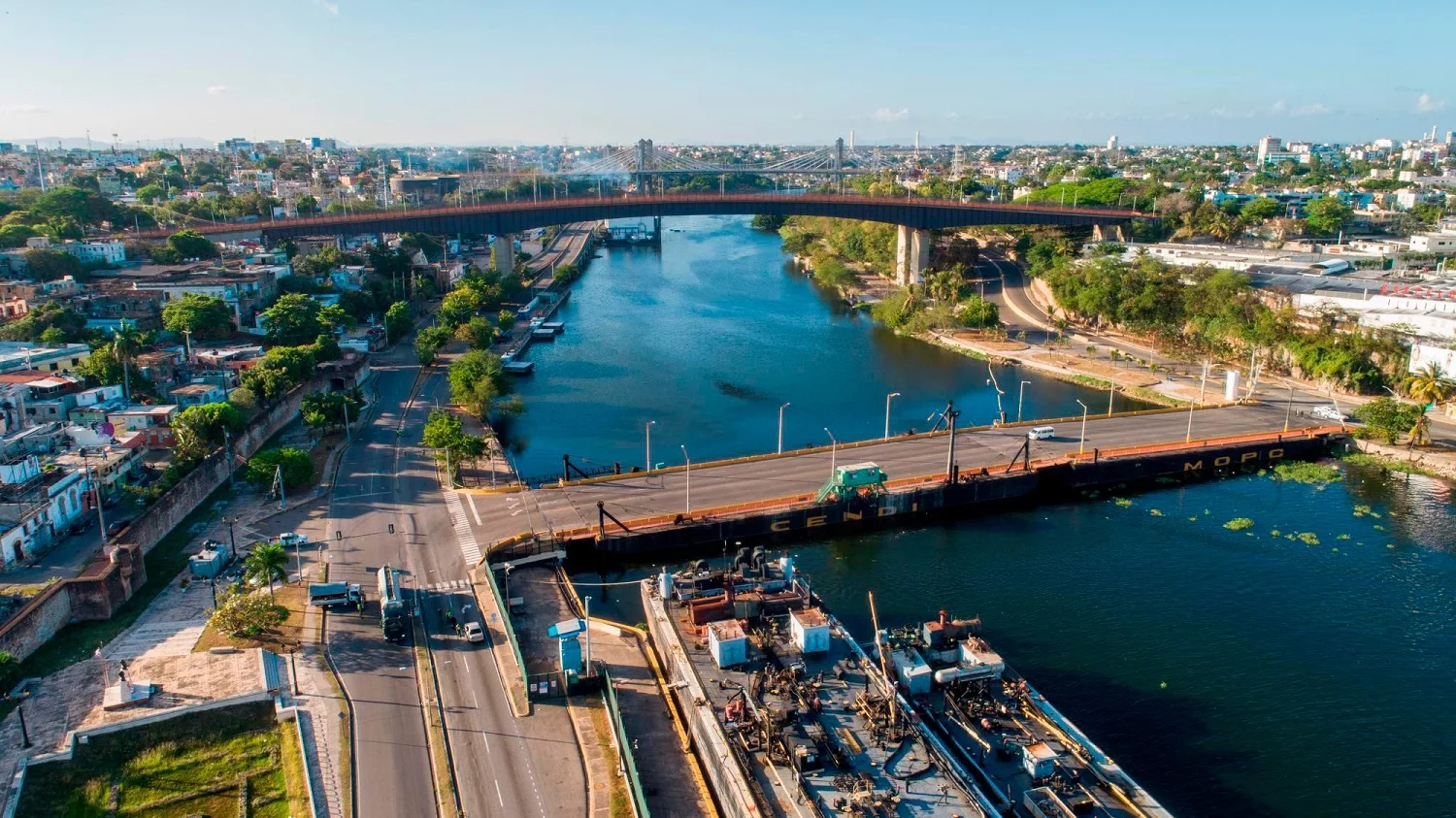 Puente flotante