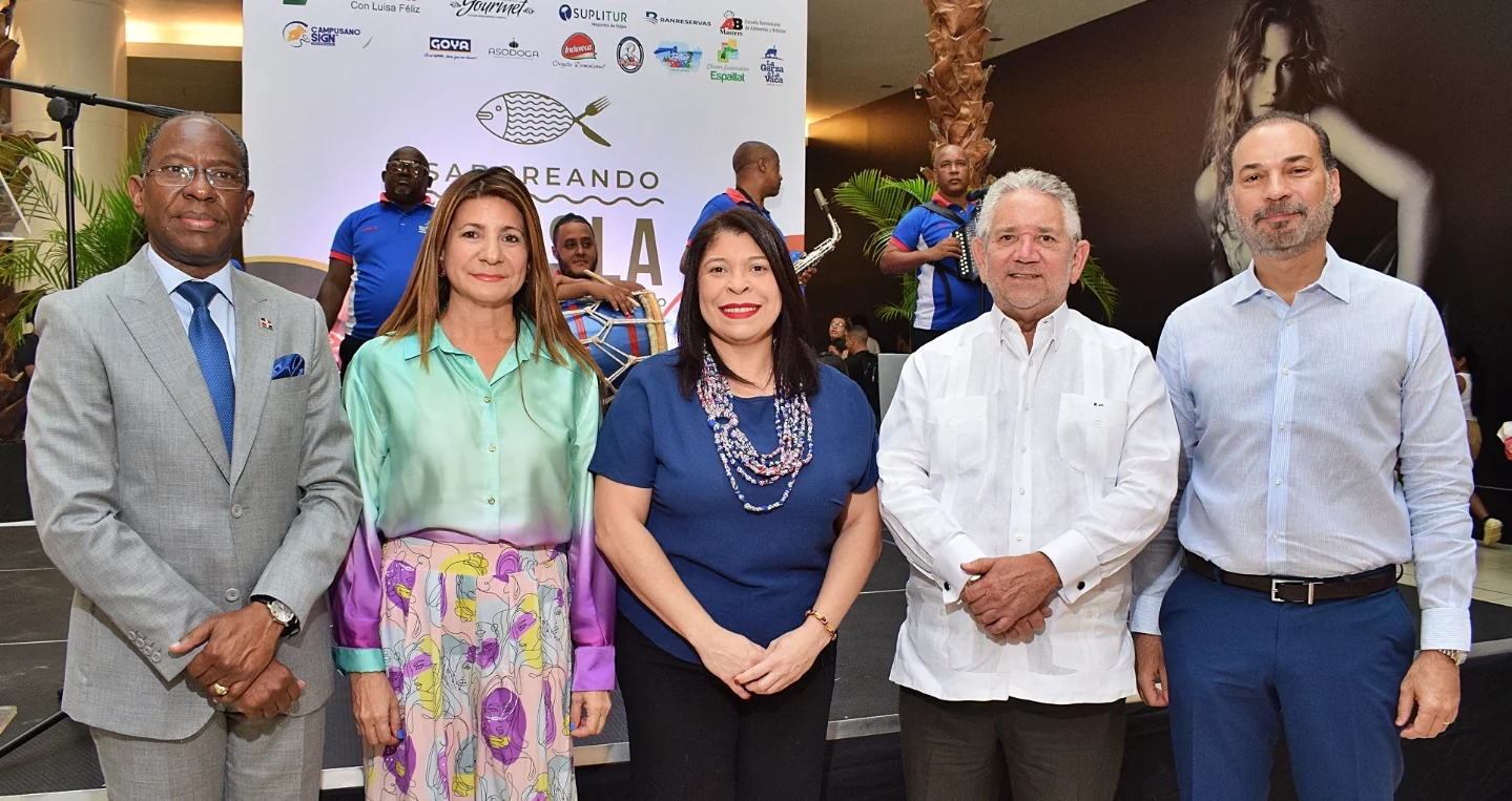 Carlos Peguero, Luisa Féliz, Keren Cirineo, Roberto Henríquez y Omar Cepeda.