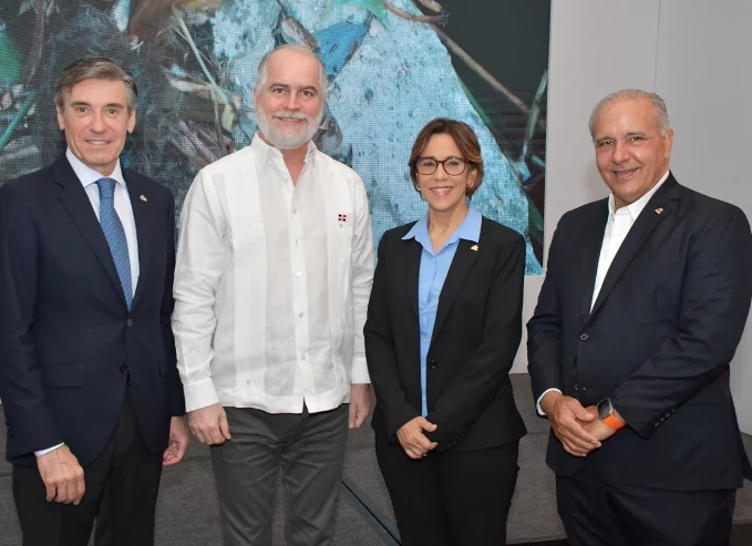 Javier M. Flores, Alejandro Fernández, Mercedes Canalda  y Ricardo Canalda.