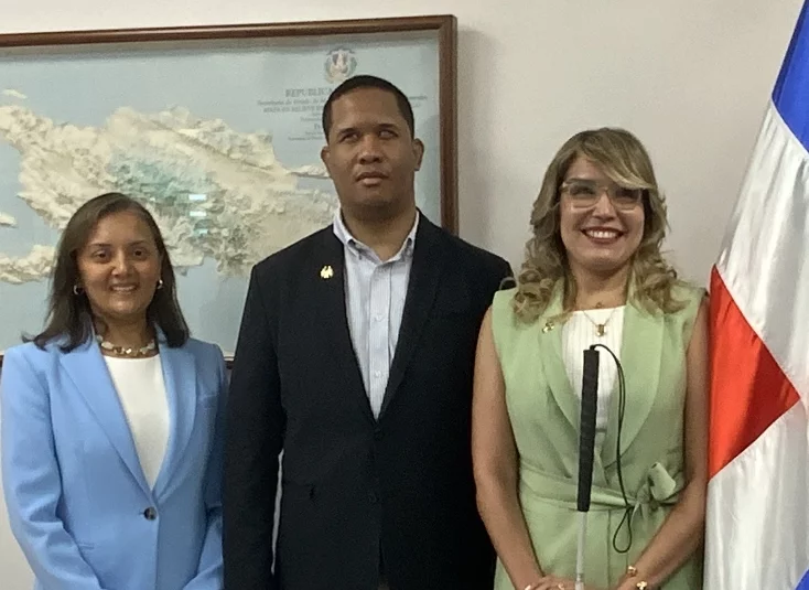Jacqueline DeLima Baril, José Beltrán y  Francina Hungría.