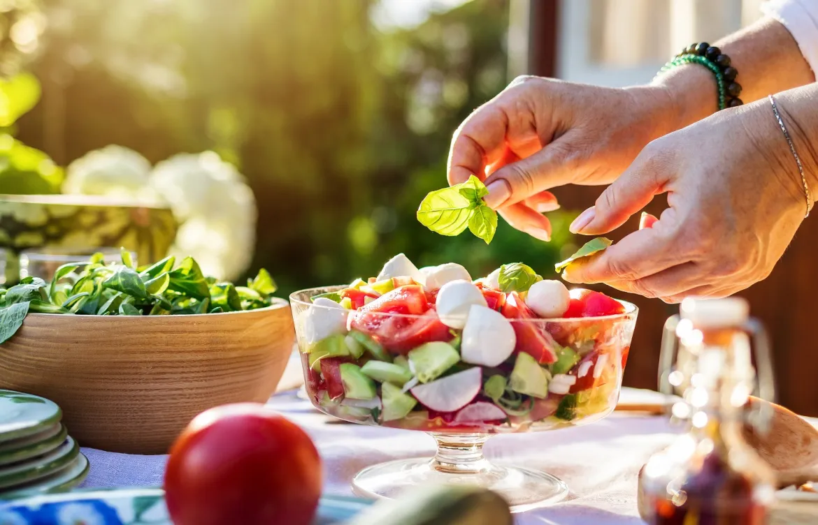 alimentacion-saludable-frutas-quironsalud-1170×752