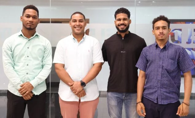 Wascar Lebrón, Yoel Jiménez, Luis Matos y Xaviel Guzmán de la VED,  visitaron EL DÍA.