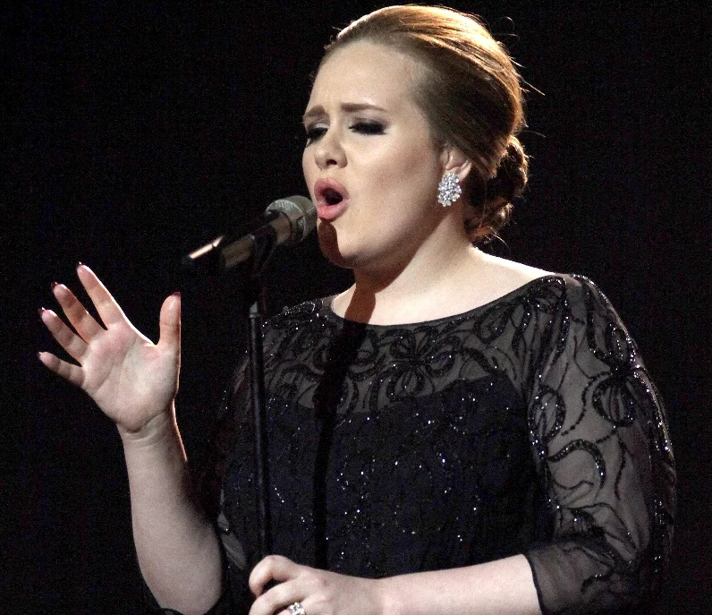 Adele hizo el anuncio en el día de ayer.