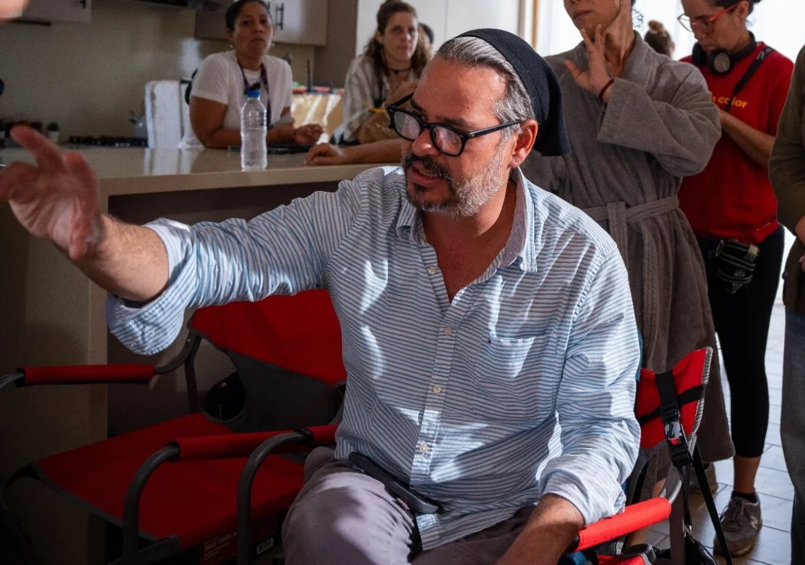 El actor Frank Perozo durante la filmación de la película.