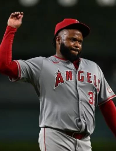 Johnny Cueto logró regresar a las Mayores, pero sin éxito.