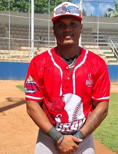 Francis Martes se acreditó la victoria por los Bravos.