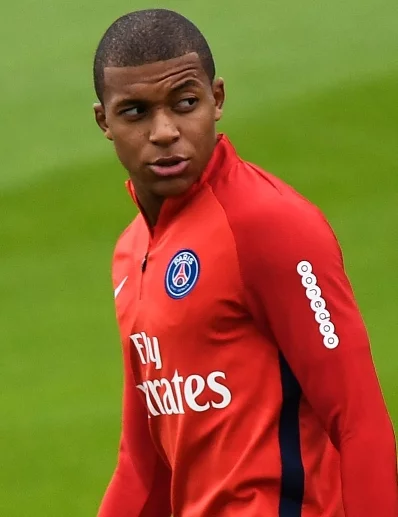 Kylian Mbappé, busca que el PSG, le paque 55 millones.