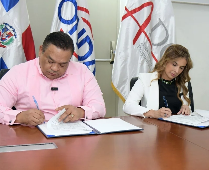 José Rubén Gonell  y Alejandra Valdez Espaillat.