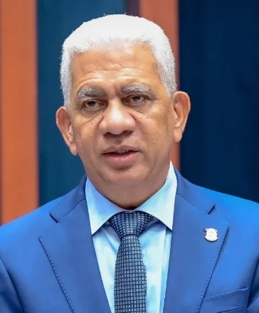 Ricardo de los Santos, presidente del Senado.