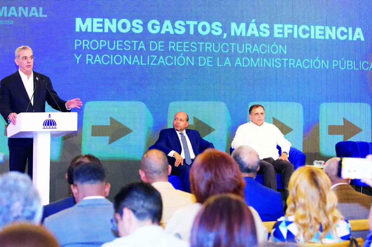 Para esta presentación de La Semanal se utilizó el formato de panel, en el que participaron   ministros y directores.  Fuente exteRna