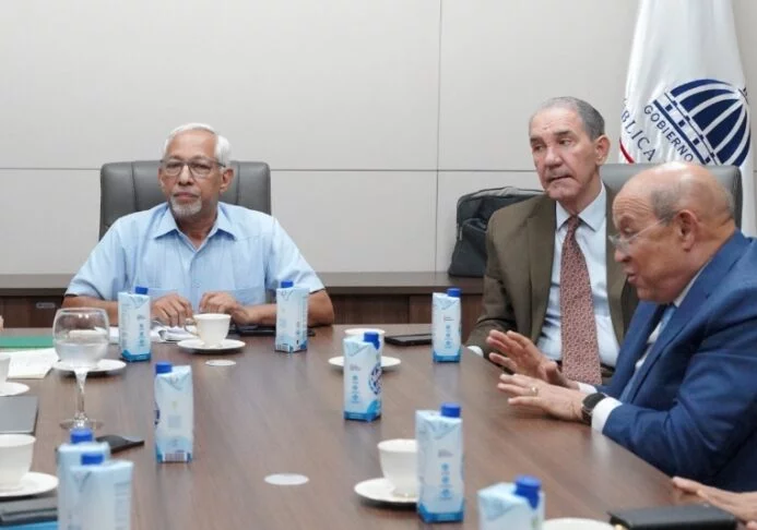 Ministro se reunió la semana  pasada con actores  tema.