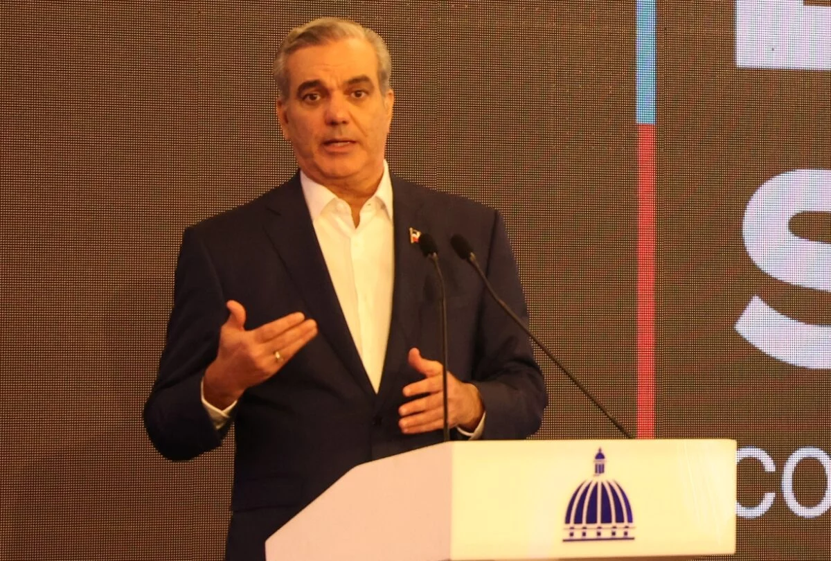 El presidente habló en su exponencia sobre las bondades del programa Supérate. ,p01