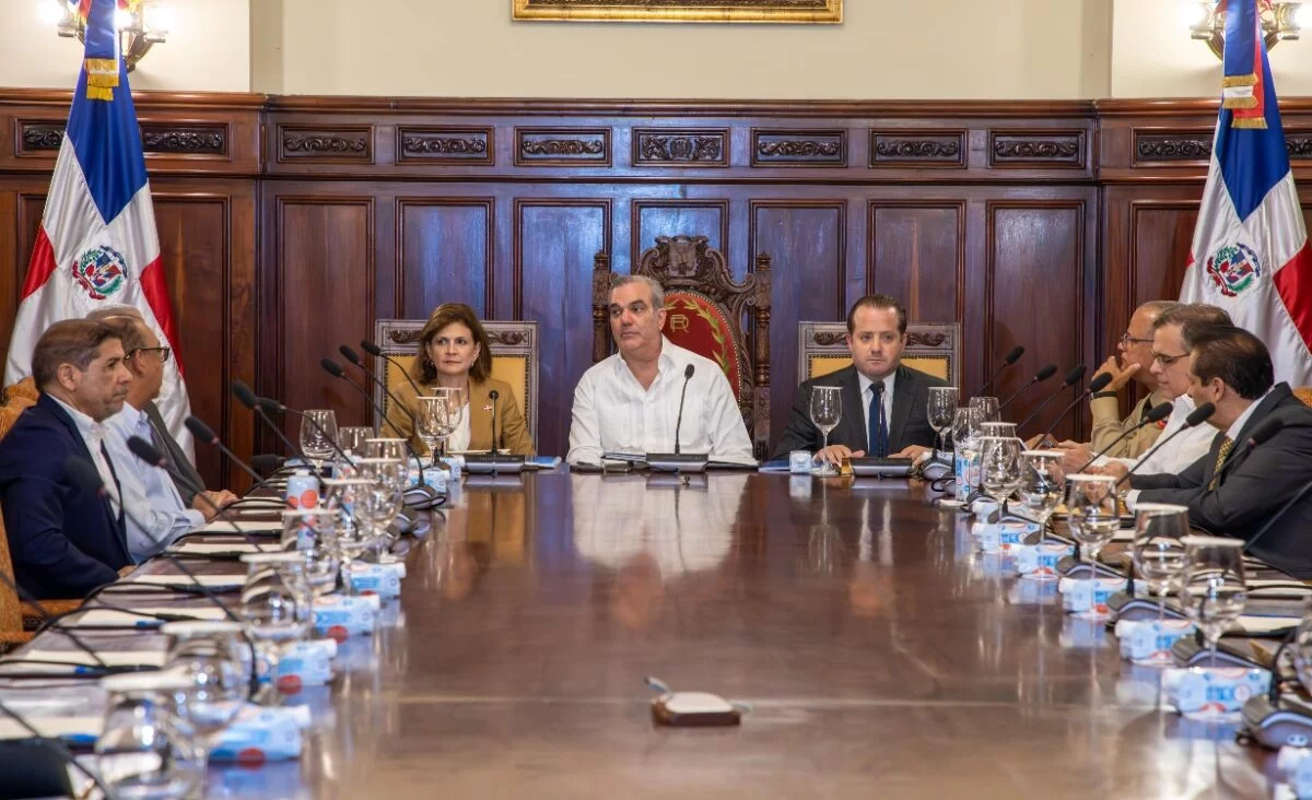 El presidente Luis Abinader encabezó anoche la reunión del Consejo de Ministros.