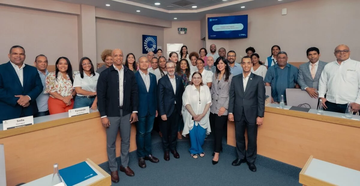 Participantes de la charla profundizaron en cómo gestionar  gastos fijos y variables de manera efectiva.