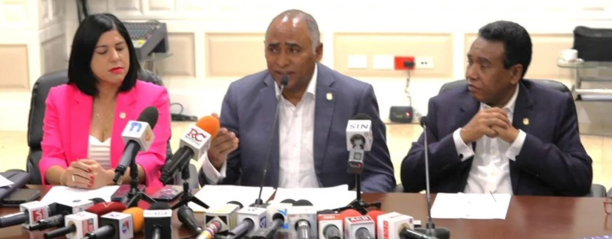 Julito Furcal preside la comisión evaluará aspirantes JCE.