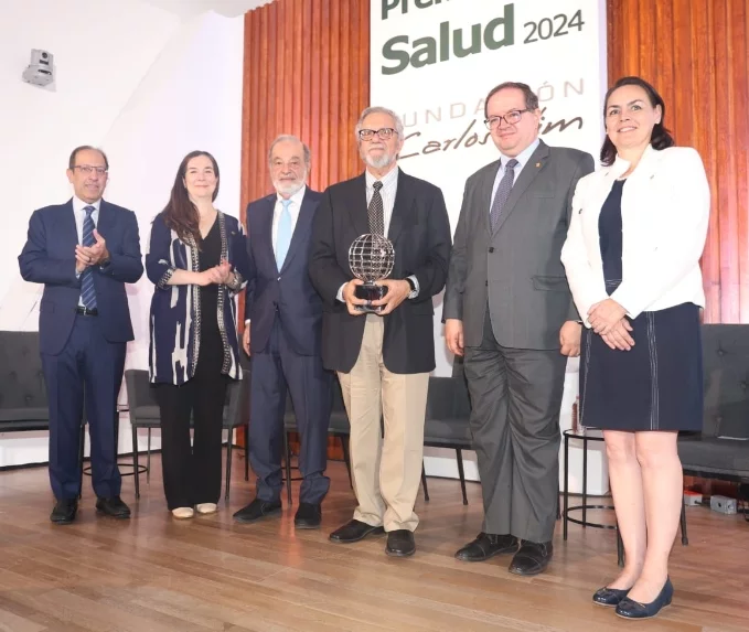 Marco Antonio Slim, Carmen Hernández, Carlos Slim,  Moisés Selman, Leonaldo Lomelí y Ana Sepúlveda.