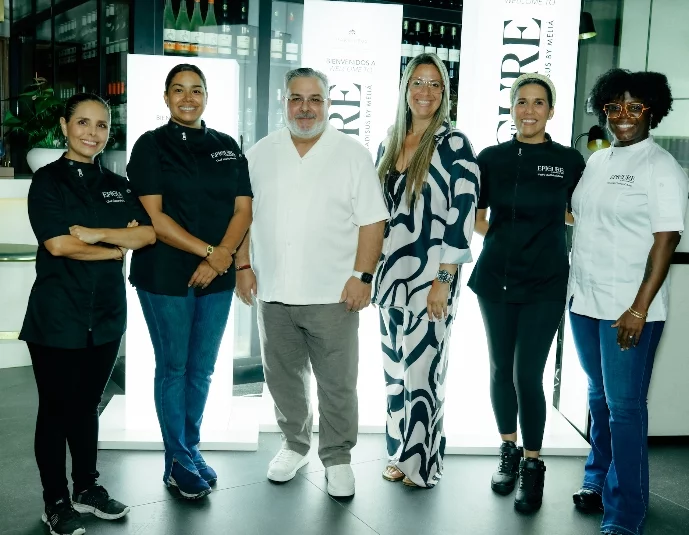 Cassandra Beretta, María Marte, Francisco Camps, Sara Ranghi, Nicole Baba y Lauren O’Brien.