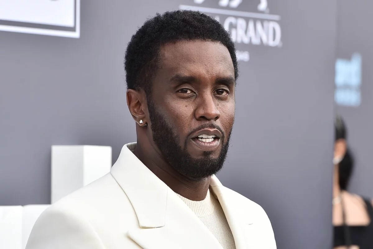 Sean “Diddy” Combs está bajo prisión tras ser acusado de abuso sexual y otros crímenes en los Estados Unidos. Fuente externa