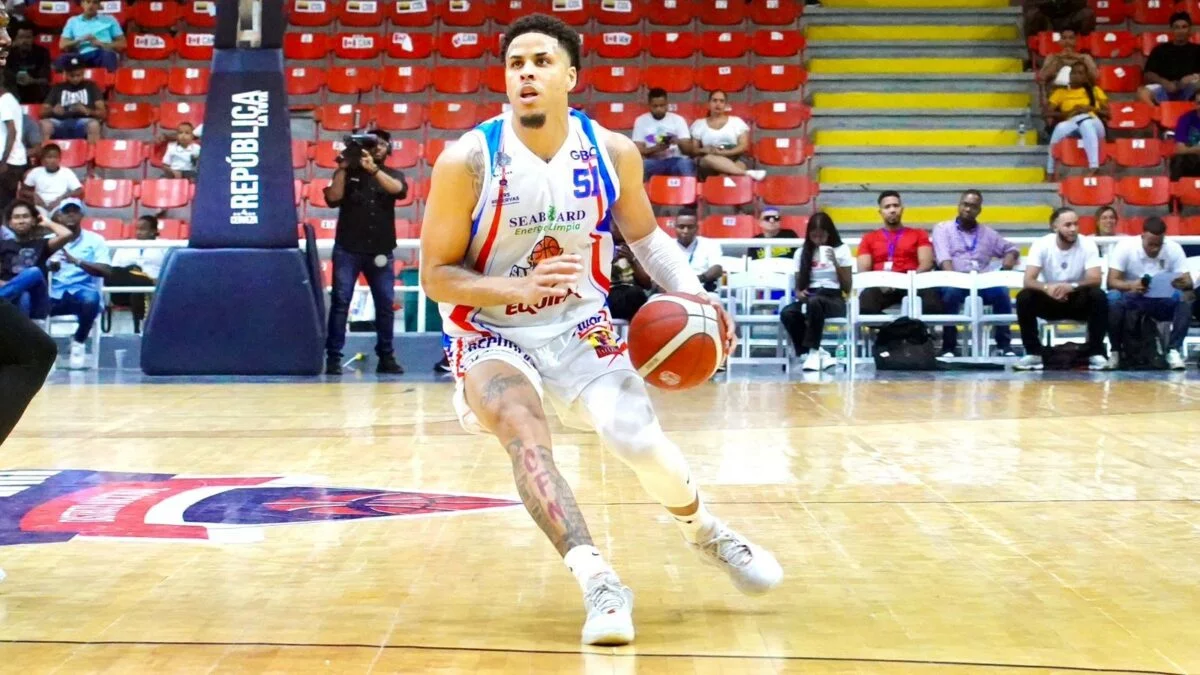 El refuerzo santiagués Omar Silverio (El Mariachi), del club San Lázaro