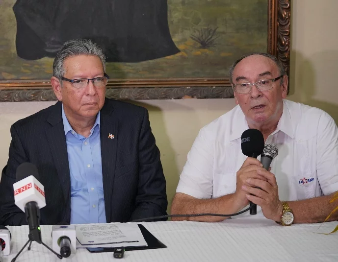 Luis Marte Matos, presidente de la  fundación, y Gerardo Pérez.