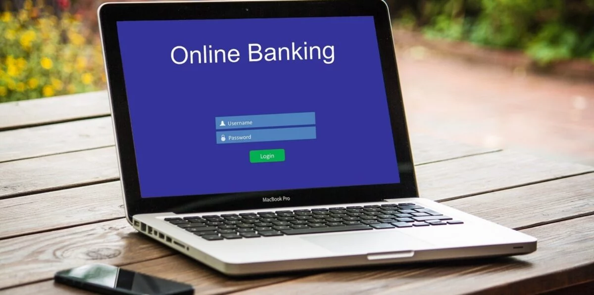 Las tecnologías pueden garantizar que el servicio sea intuitivo, rápido y personalizado, donde la inteligencia artificial juega un rol clave para analizar el comportamiento de los usuarios y ofrecer recomendaciones.