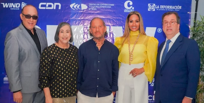 Reynaldo Peguero, Nerys Díaz, Custo Barcelona, Omayra Rodríguez y Ricardo Fondeur.