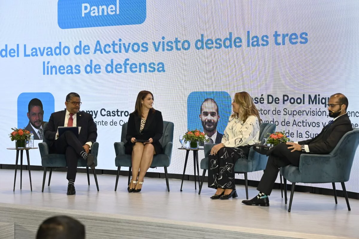 panel segundo congreso contra lavado de activos por Banreservas