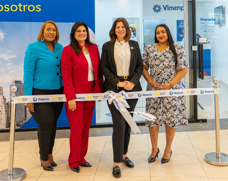 Celeste Rosario, María Curiel, Giselle Marie Méndez  Sued y Veronelsida Díaz.
