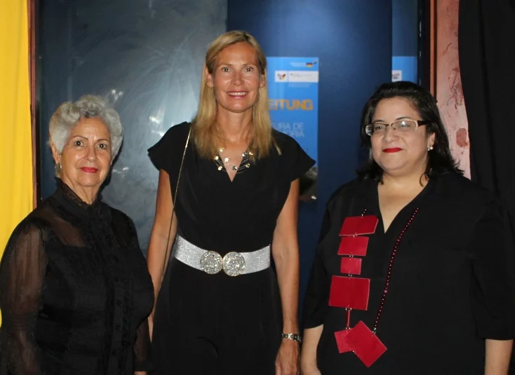 Luisa de Peña, embajadora alemana Maike Friedrichsen y Noris González.