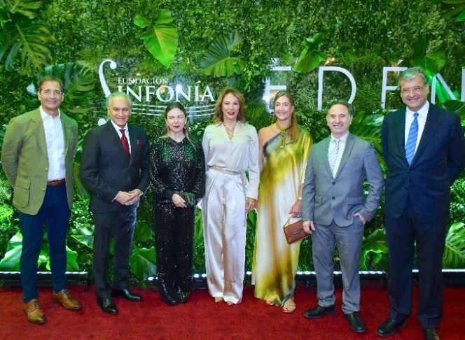 Juan Carlos Rodríguez, José Antonio Molina, Margarita Miranda, Milagros Germán, Marisol Rodríguez, Carlos Veitía y José A. Rodríguez.