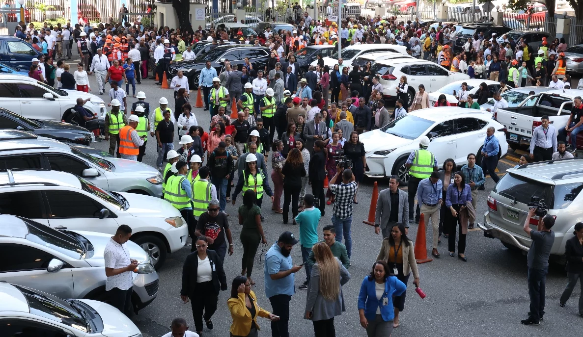 En el simulacro al nivel nacional     participaron 2.5 millones de personas.José de León
