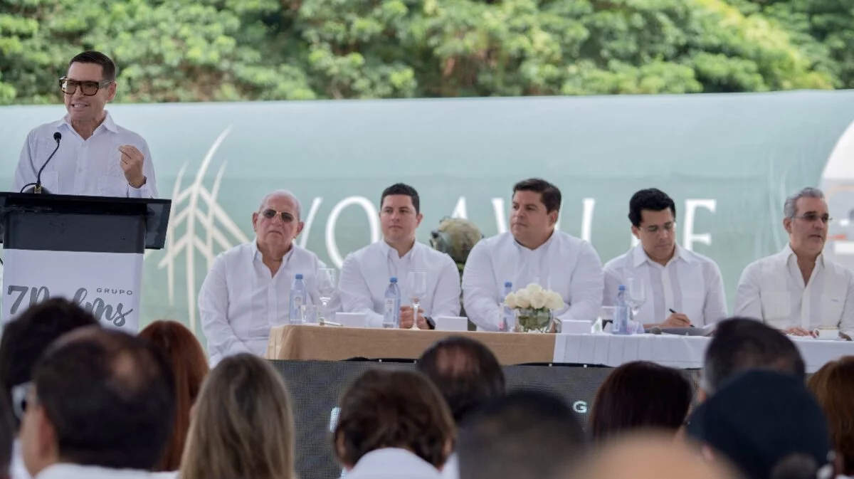 Edward de Valle  explica  los proyectos a realizar en Miches con inversión de US$100 millones.