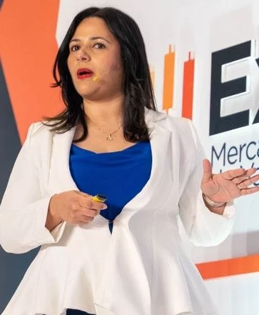Aura Cruz  impartió una charla para cerrar evento.