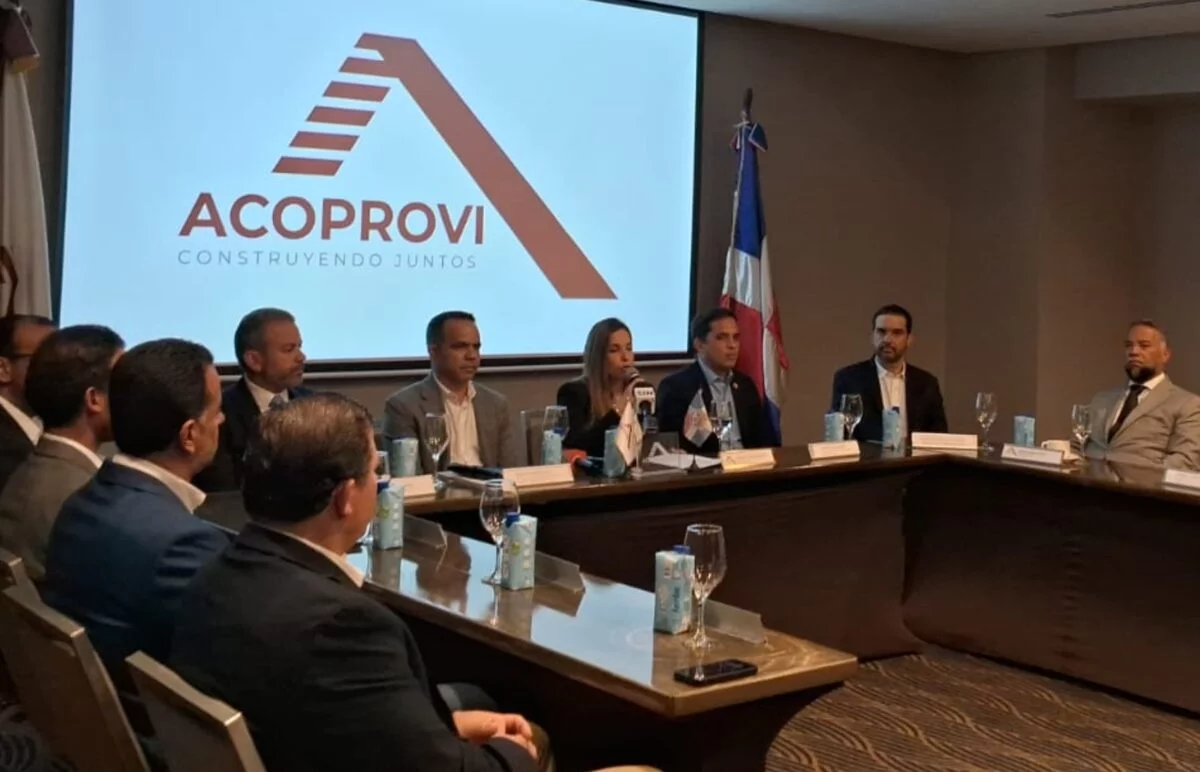 Gremios instan al Gobierno a un diálogo social para facilitar el consenso en proyecto de reforma fiscal.