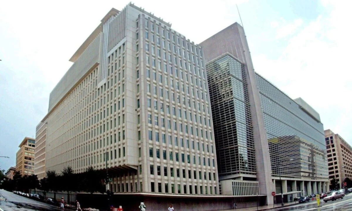El Banco Mundial revisa una décima al alza sus previsiones para América Latina, que crecerá un 1.9 % en 2024.
