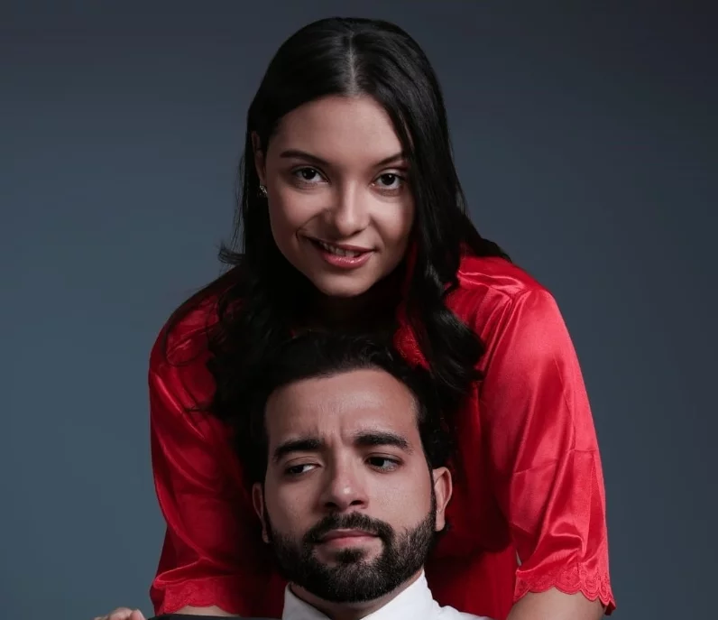 Jovany Pepín y Johanny García, protagonistas de la obra.