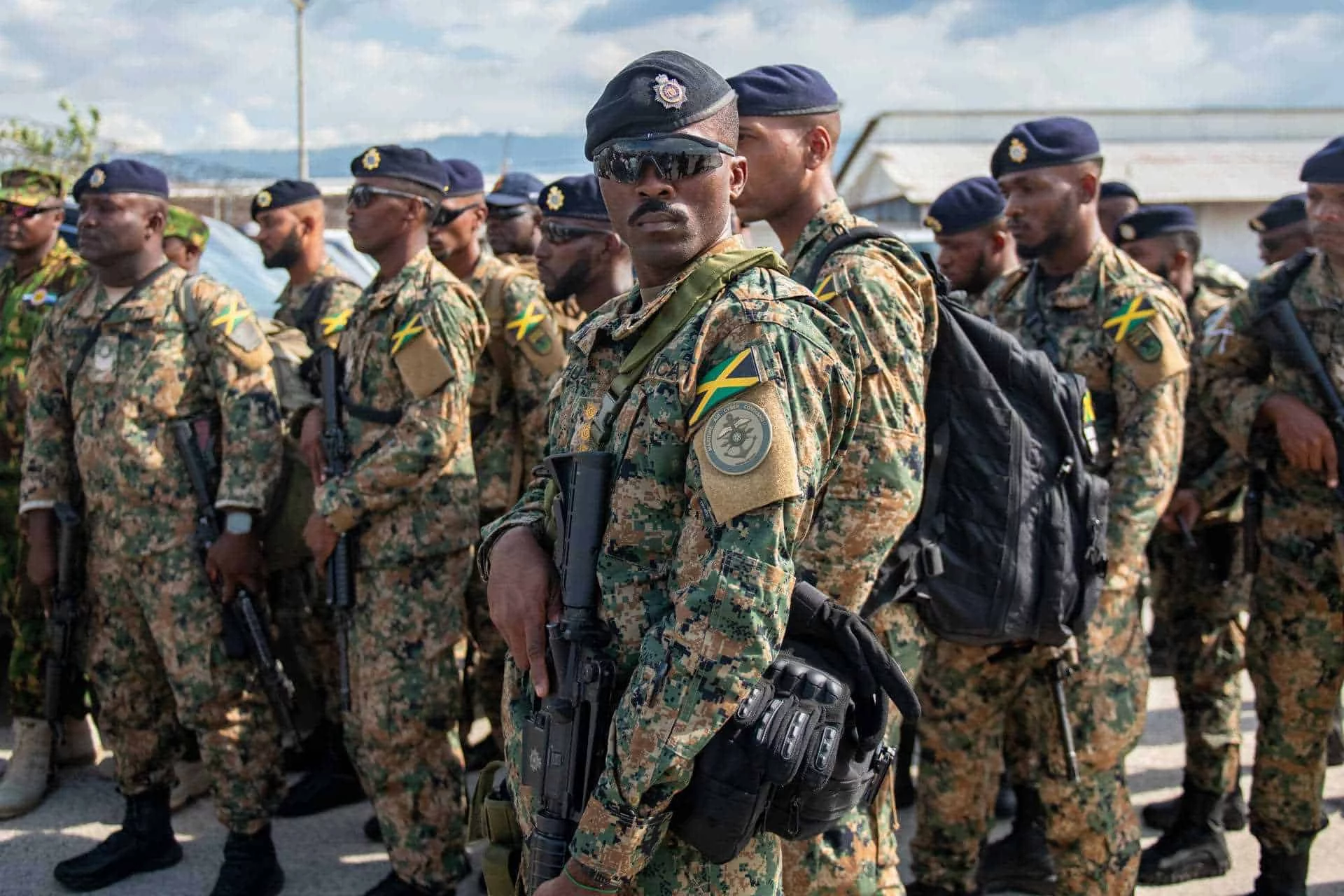 Primeros efectivos de Bahamas llegan a Haití