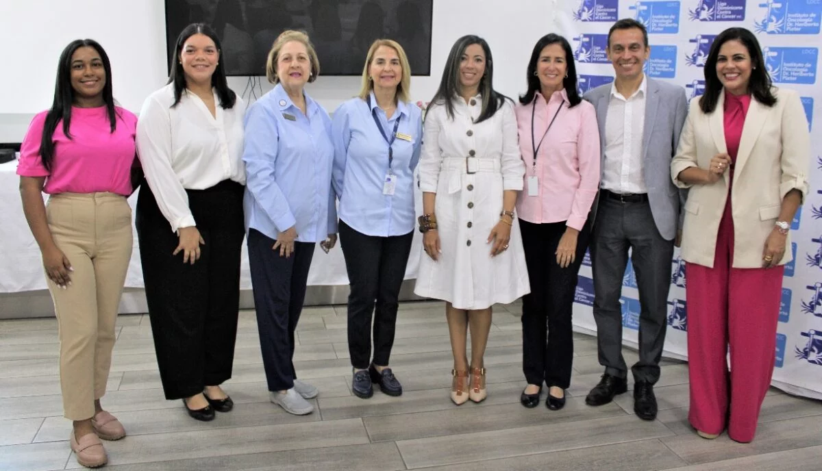 Laribel Cordero, Lisbeth Fernández, Roxana Dargam, Rosa Ivanovna Varela, Veruscka Santana Vicente, Julia Guerra, Paúl Vigoroux y Denise Bernard.