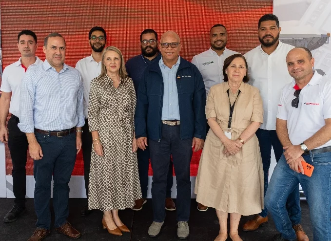 Eduardo Mituzaki, Donald Pimentel Reid, Clara E. Reid de Frankenberg, Luis Bastardo, Georgia Anne Reid Tejera y Flavio Strabelli.