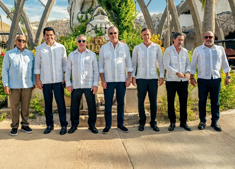 Alfredo Pacheco, David Collado, Fernando Hazoury, Luis Abinader, Carlos Cobiella, Andrés Piñeiro y José Yude.
