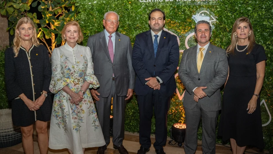 Pilar González Pittaluga, Patricia González Pittaluga, Octavio González Nivar, Alberto Bergés González, Giancarlo Sanguinetti y Jacqueline González Pittaluga.
