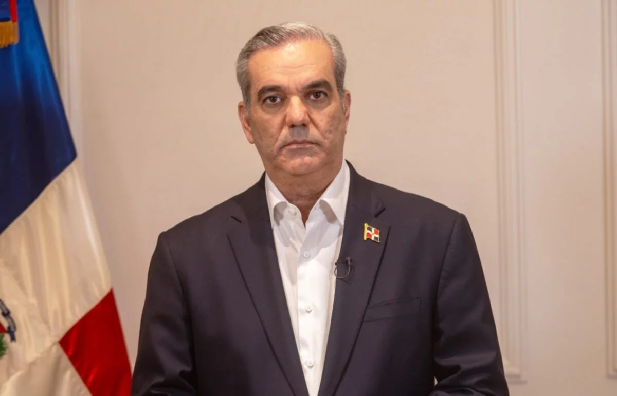 El presidente Luis Abinader           se dirigió al país el pasado sábado en una alocución de 5.52 minutos por  varios medios                          .