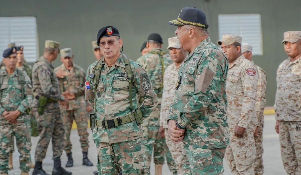 El comandante del Ejército visitó, junto al director de Migración, Dajabón y Elías Piña.